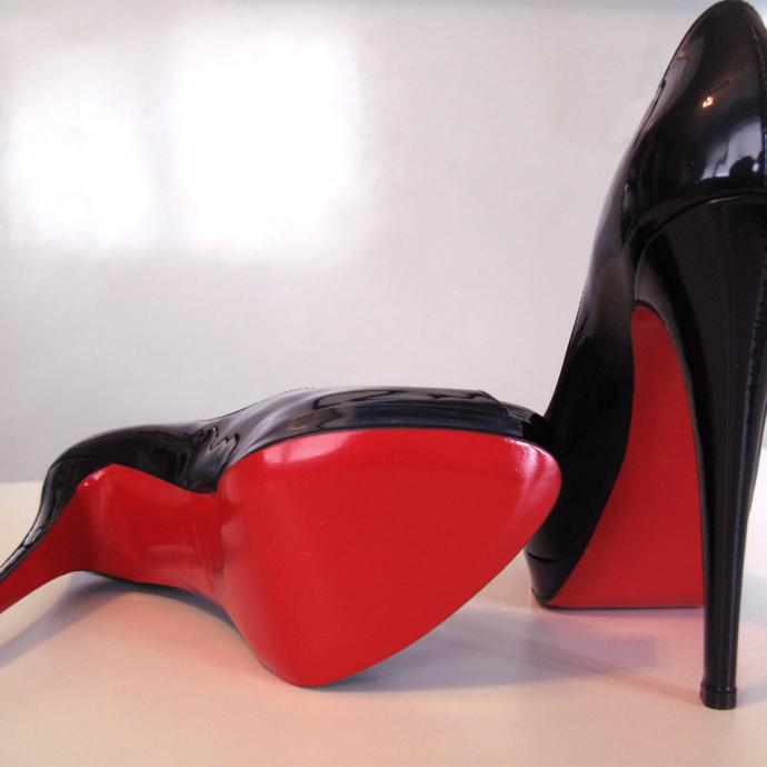 EXPOSITION CHRISTIAN LOUBOUTIN