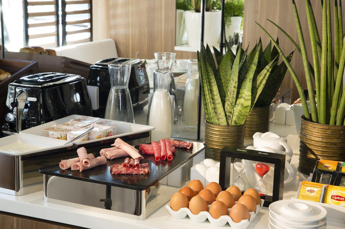 Hôtel Eiffel Turenne - Desayuno